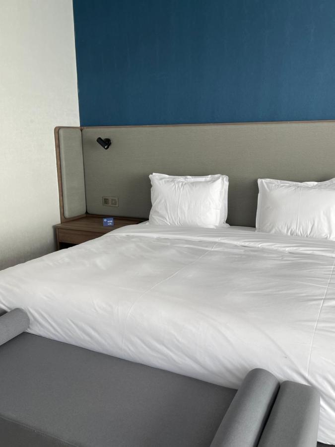 Holiday Inn Express Ulanqab Jining By Ihg Экстерьер фото
